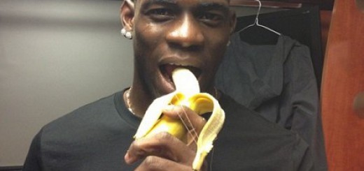 Миланским игрокам был брошен банан