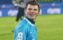 Андрей Аршавин подарил свою чемпионскую футболку губернатору Петербурга